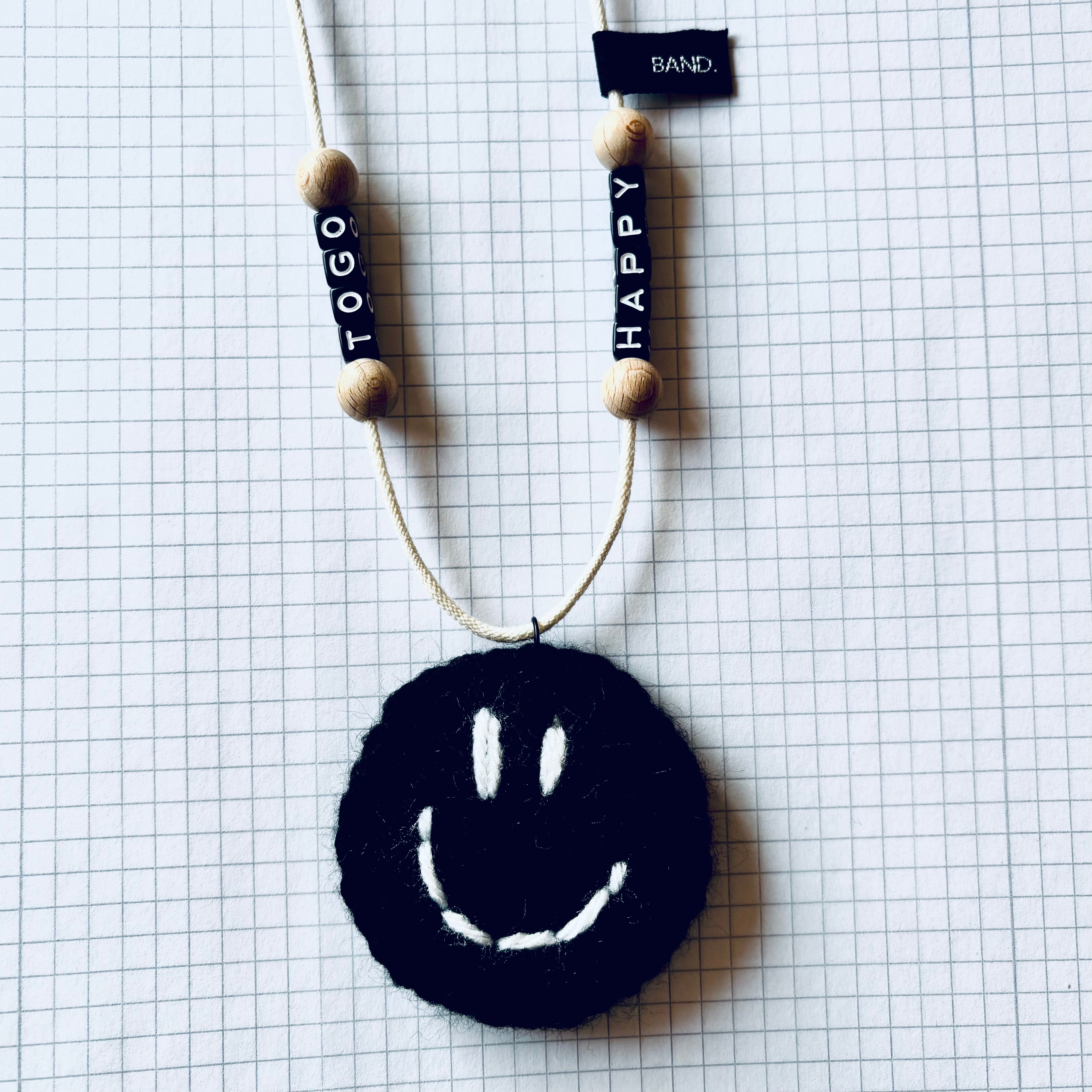 necklaceBAND. HAPPY TO GO